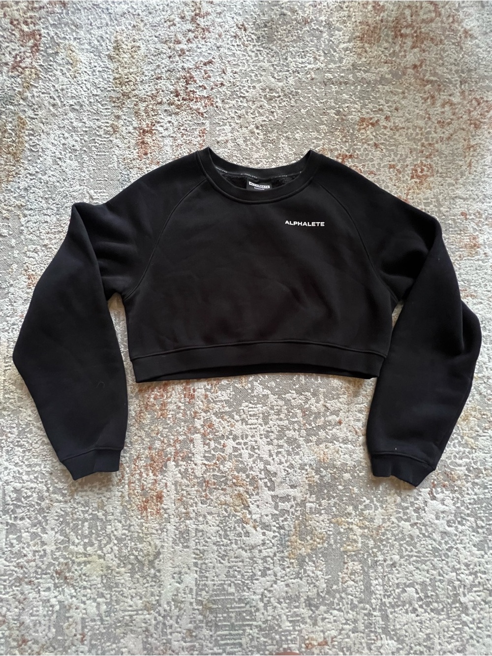 Alphalete Black Cropped Sweatshirt